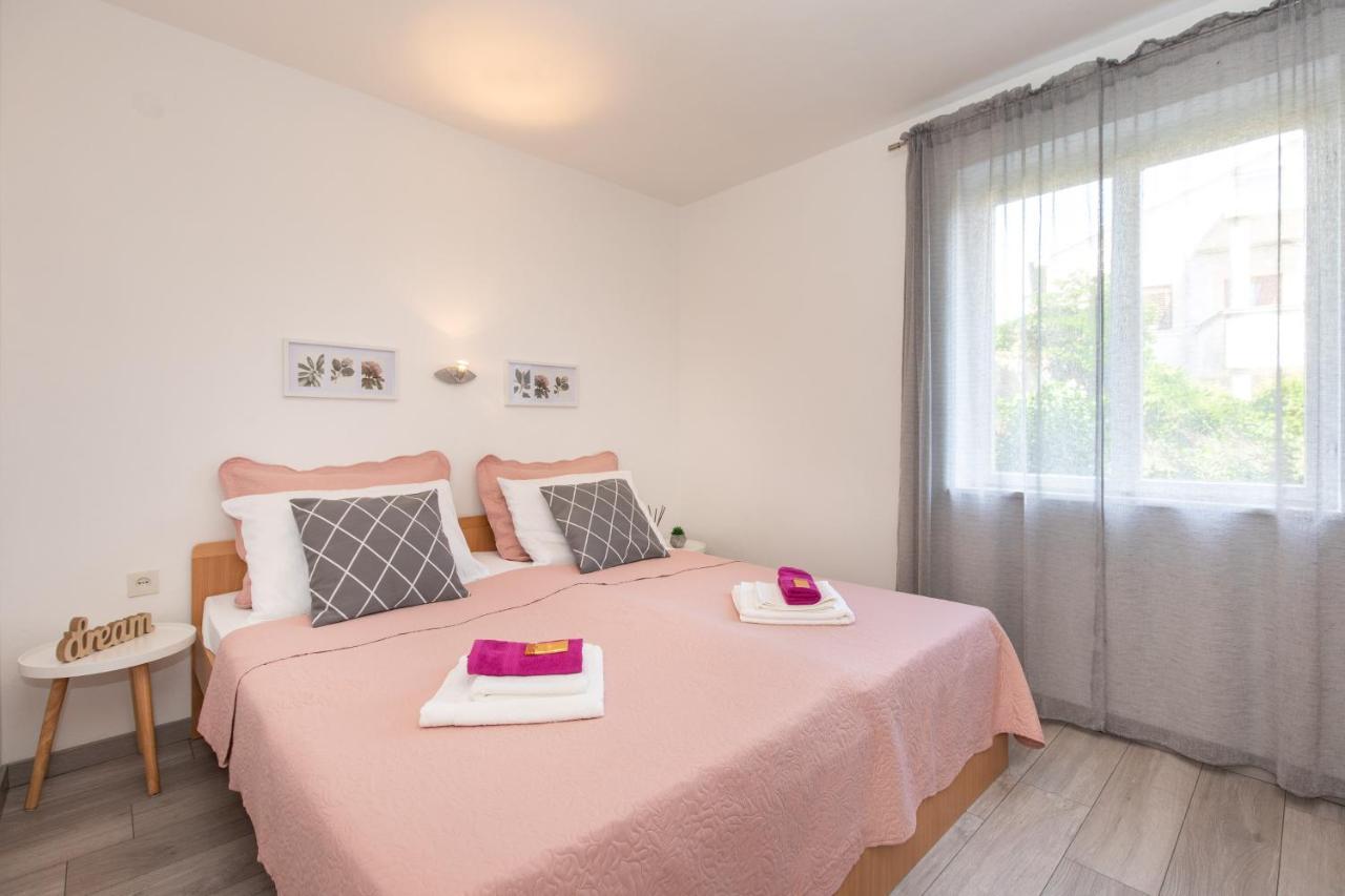 Apartment Lora Crikvenica Kültér fotó